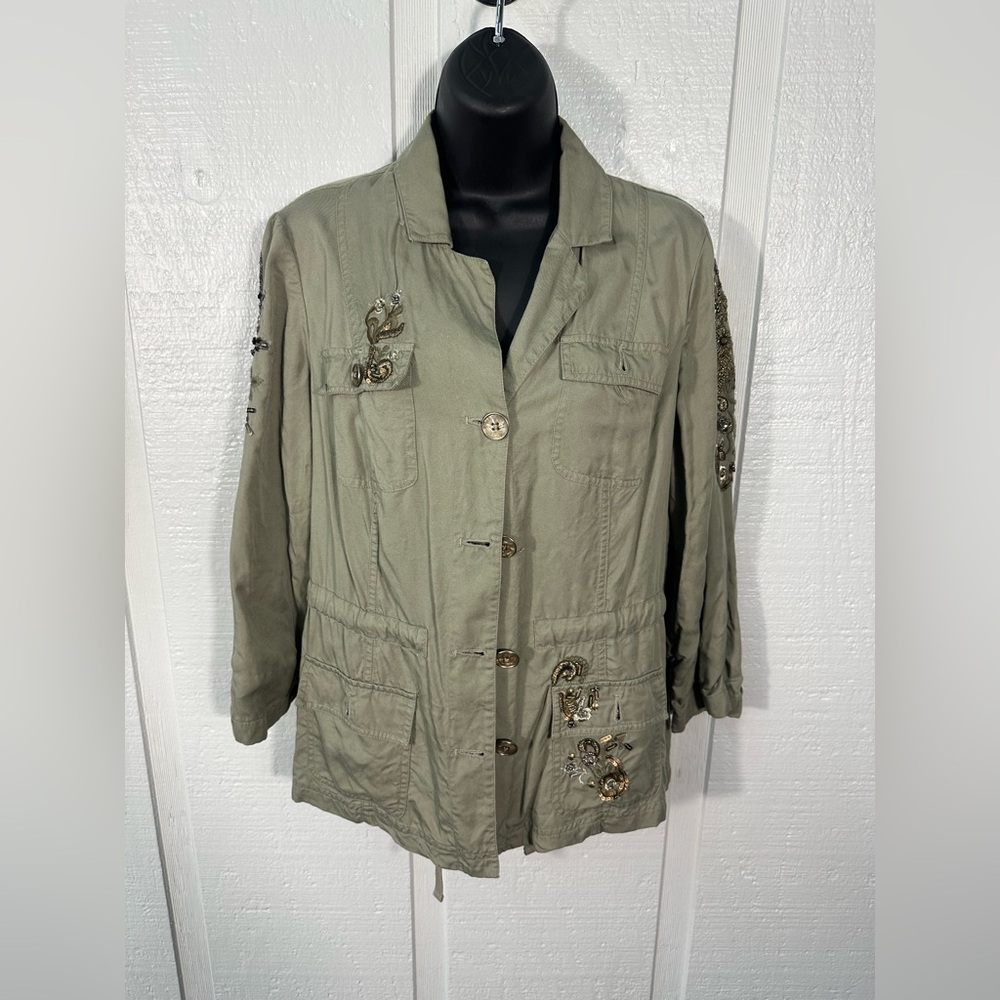 Chicos Green Women’s Embellished Jacket Size 0
EUC